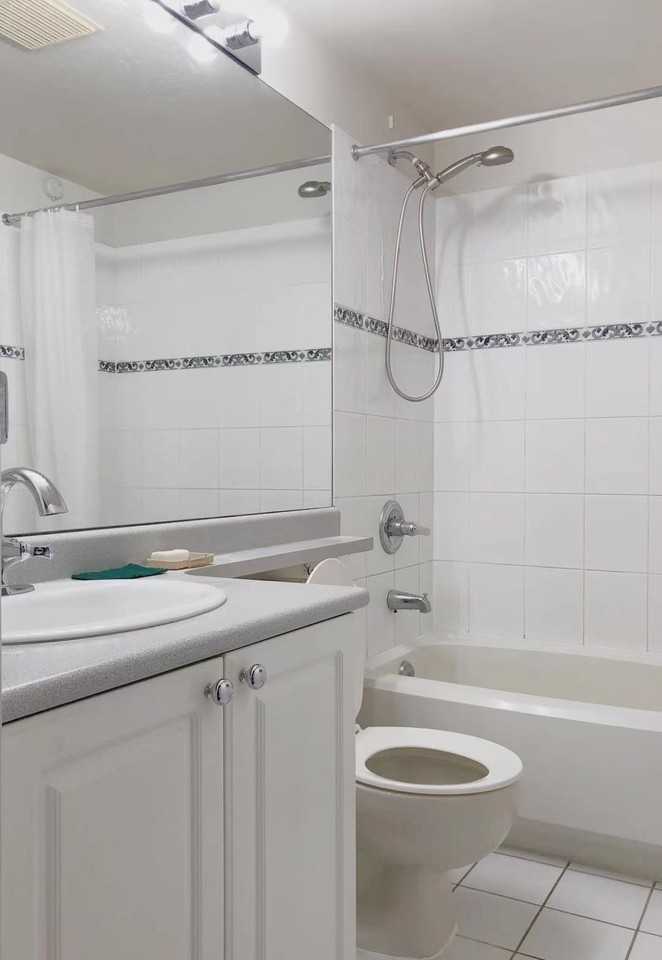 7600 Granville Avenue - Photo 5 of 6