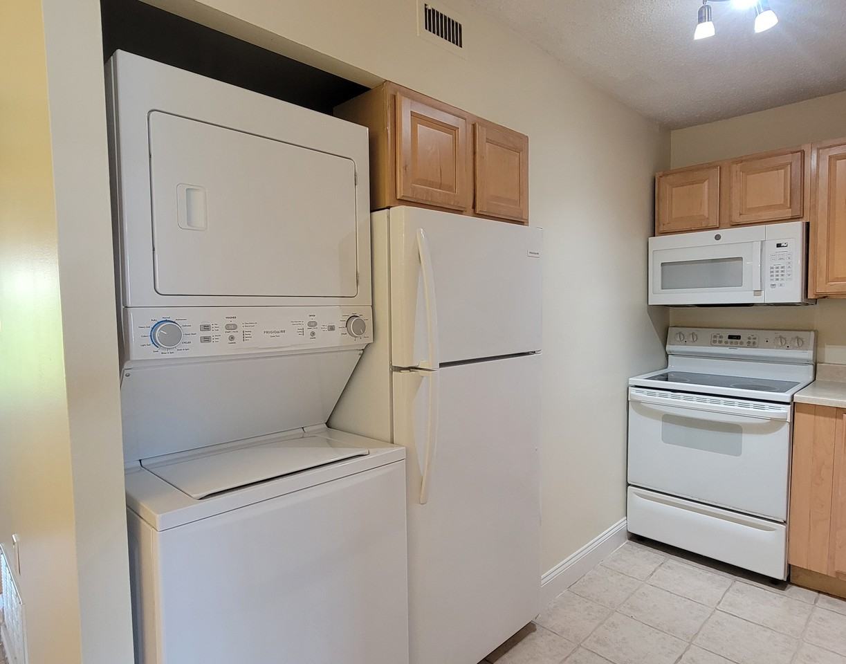 2047 Jason Drive - Photo 5 of 22