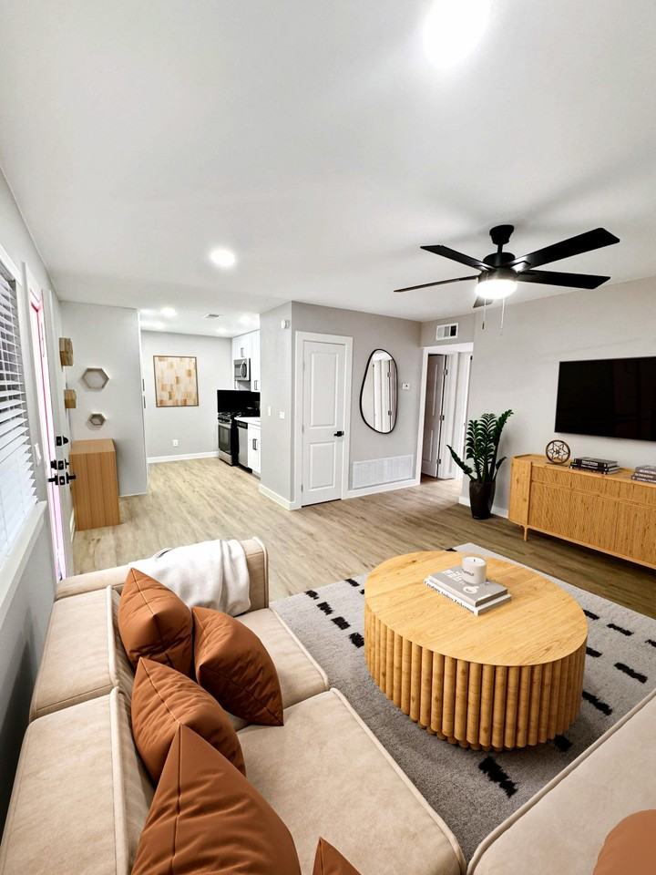 5106 N Lamar Blvd #153 - Photo 2 of 9