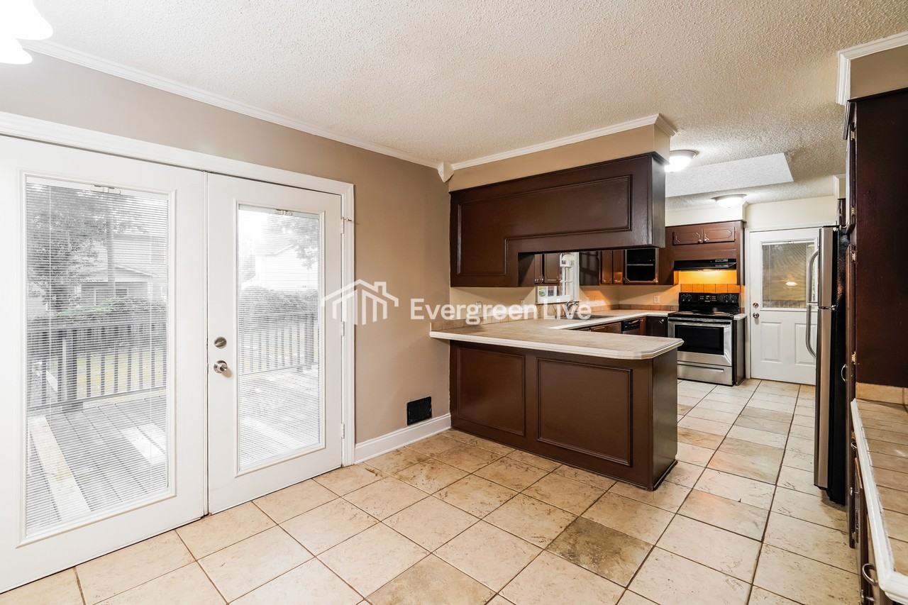 832 Tara Trl - Photo 6 of 15