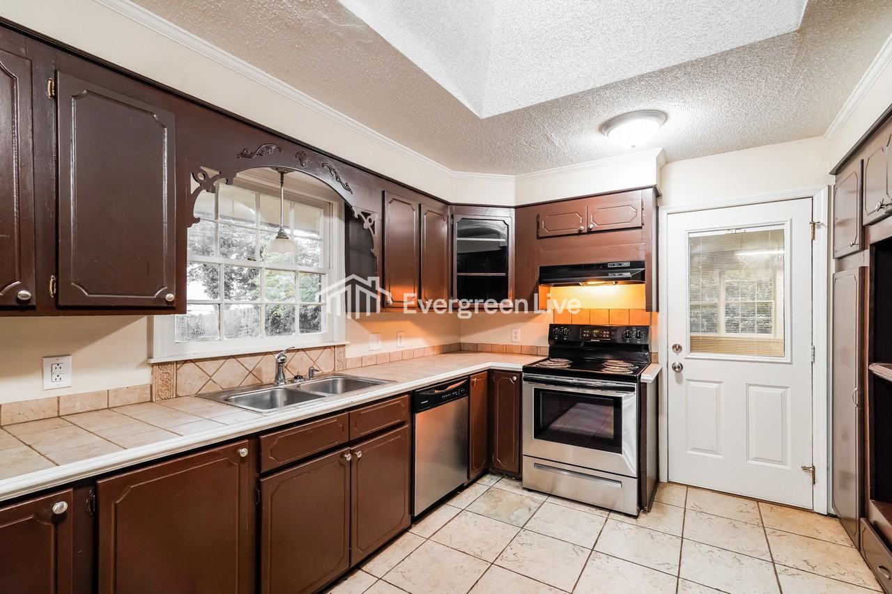 832 Tara Trl - Photo 7 of 15