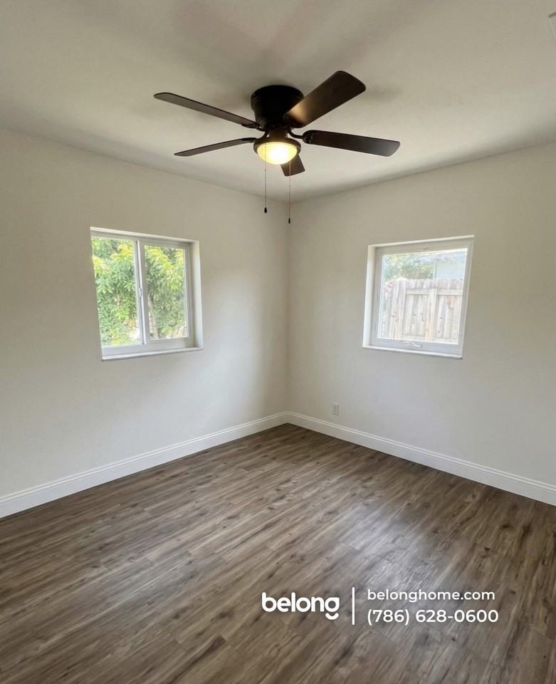 540 Ne 61st St - Photo 4 of 4