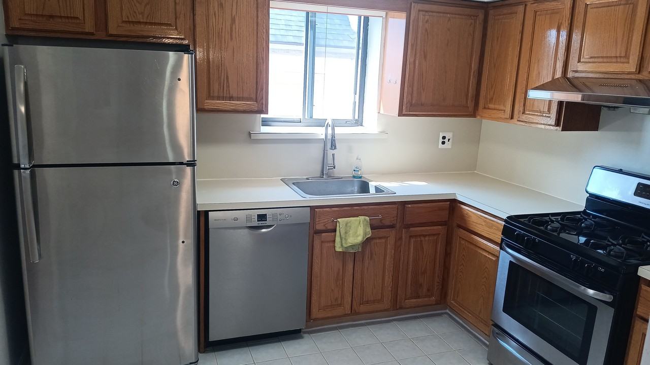 Bay 26th Street #2 - Photo 6 of 13