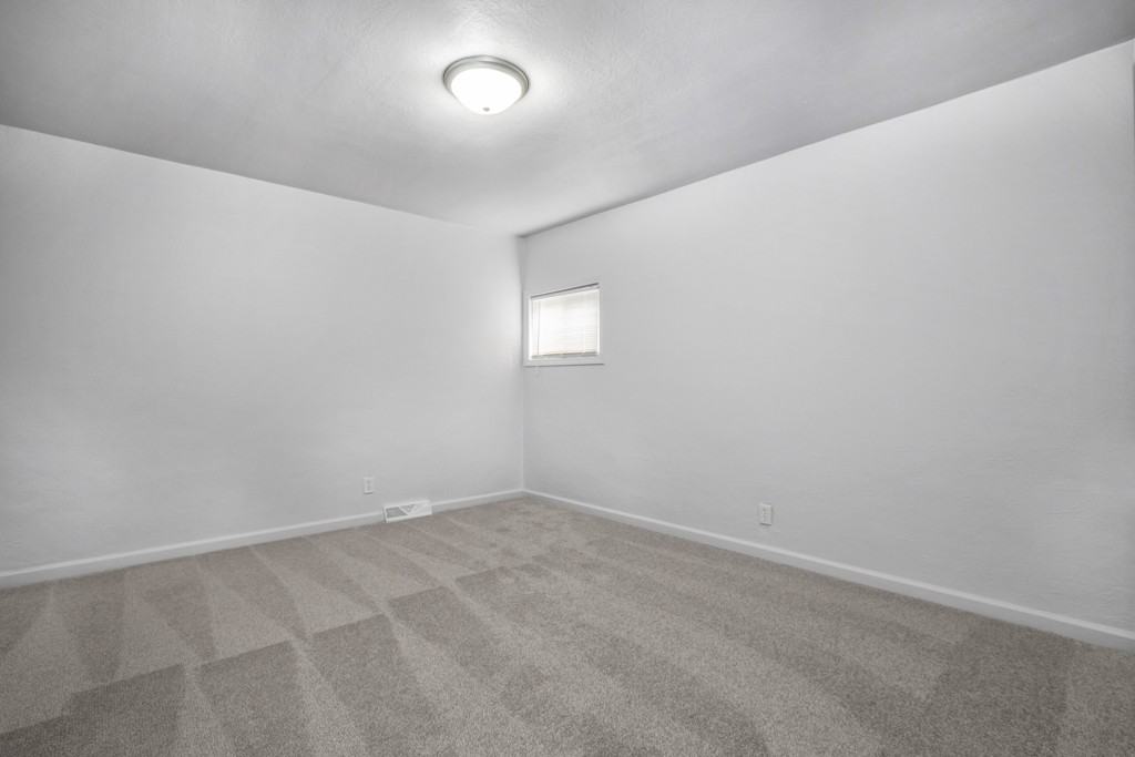 2521 3rd St Ne - Photo 2 of 16