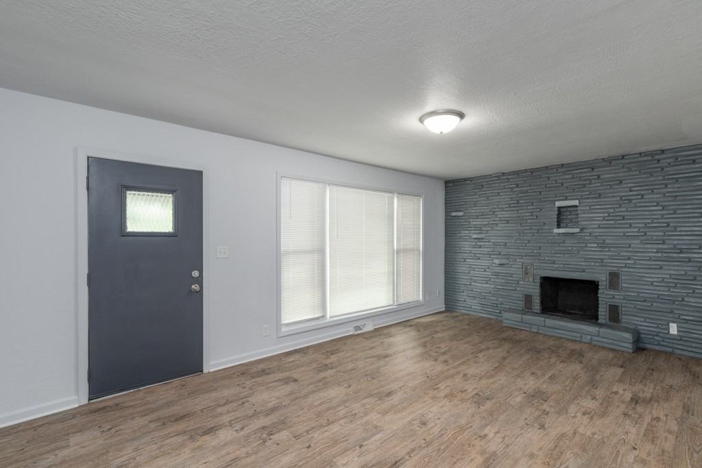 2521 3rd St Ne - Photo 5 of 16