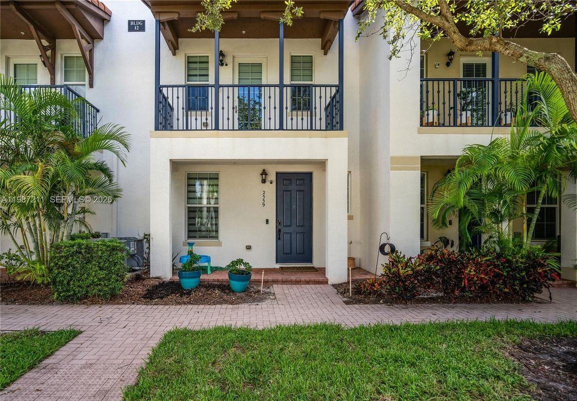 2559 Sw 119th Ter