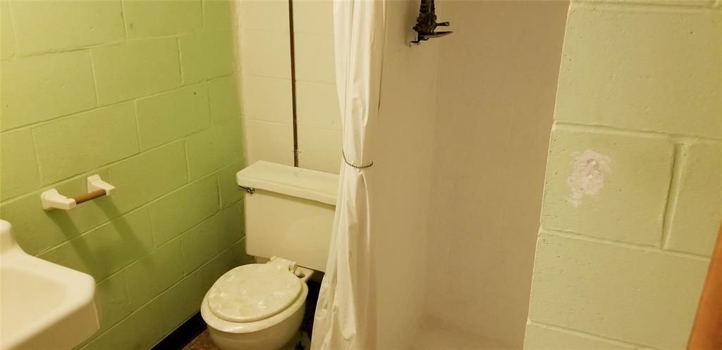 2845 W 31st St - Photo 2 of 13