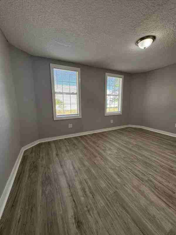 5432 Tyler Ave - Photo 6 of 16