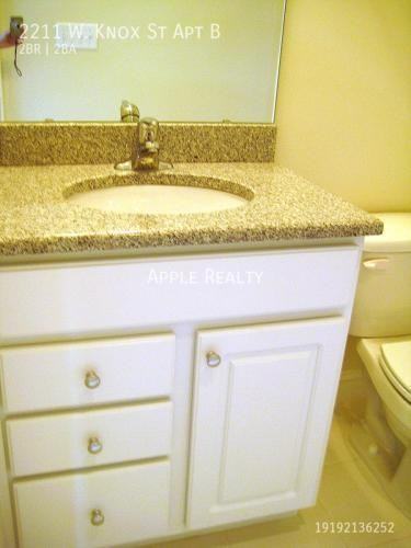 2211 W Knox St Apt B #b - Photo 7 of 14