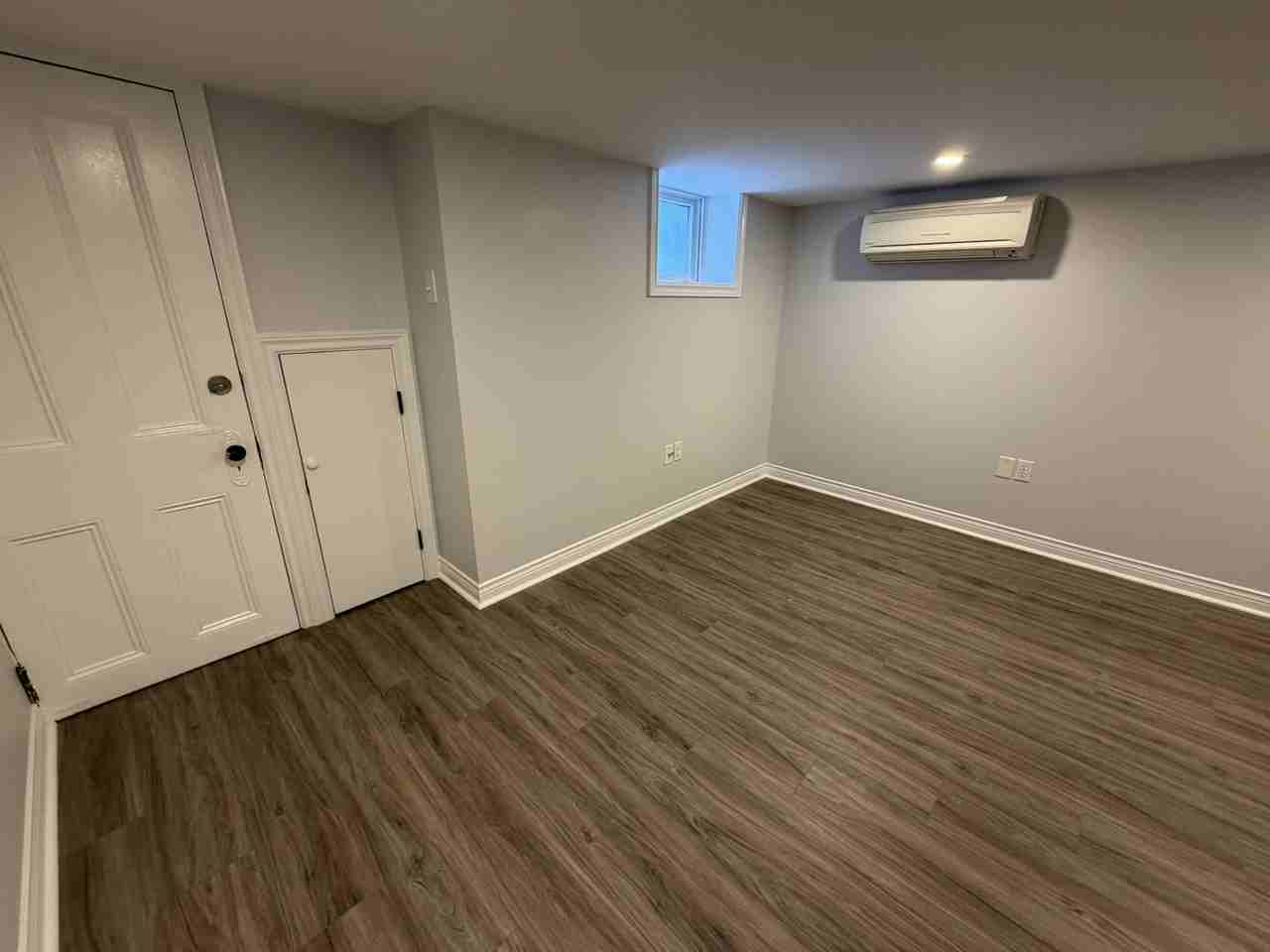 1544 Vernon Street #B - Photo 4 of 30