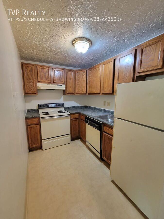 1454 W River Rd N Apt S - Photo 2 of 5