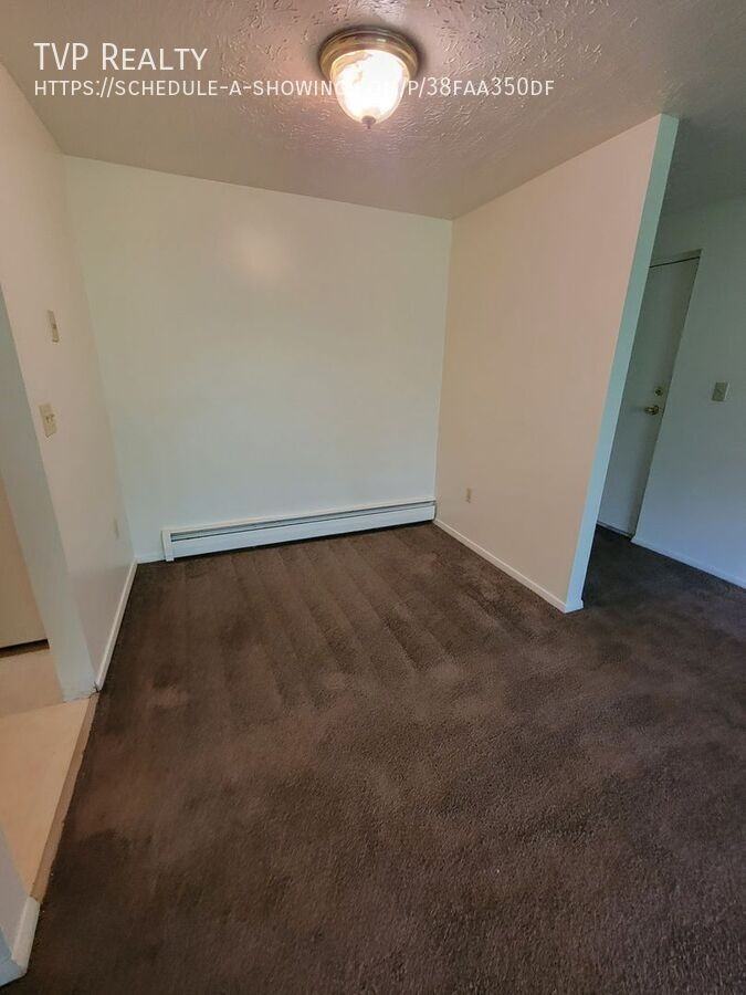 1454 W River Rd N Apt S - Photo 3 of 5