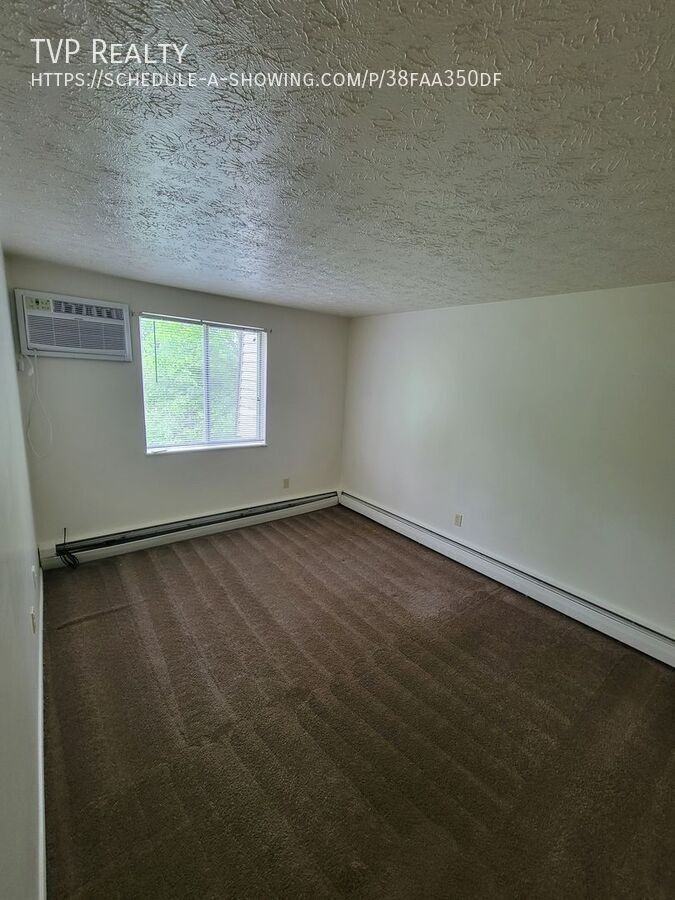 1454 W River Rd N Apt S - Photo 4 of 5