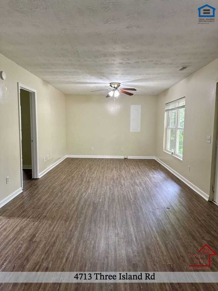 4713 Three Island Rd - Photo 6 of 31