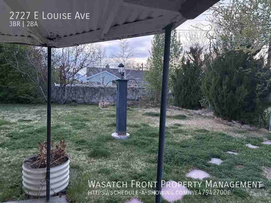 2727 E Louise Ave - Photo 6 of 20