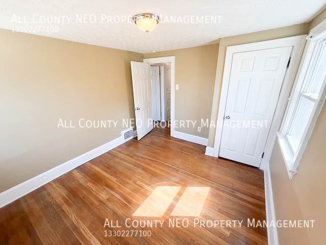 321 Grace Ave - Photo 5 of 28