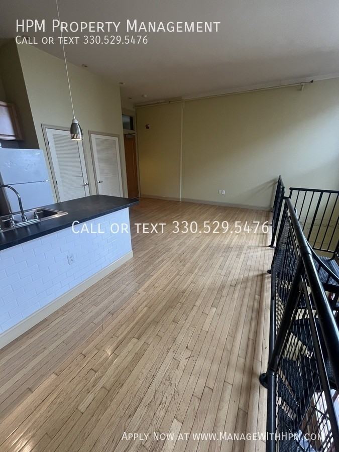 2404 Prospect Ave E #306 - Photo 3 of 12