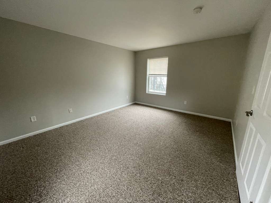 68 West Main Street #1BR / 1 B - Photo 5 of 8