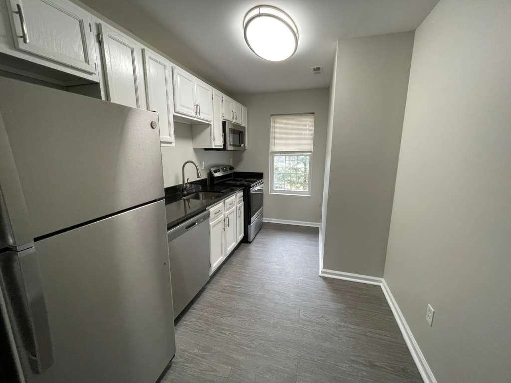 68 West Main Street #1BR / 1 B - Photo 7 of 8