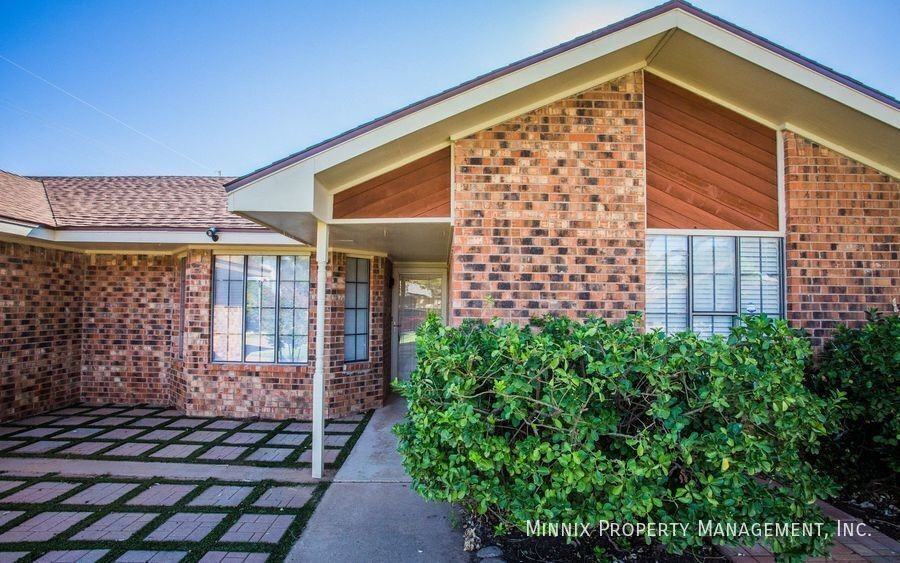 3401 Essex Ave - Photo 4 of 47