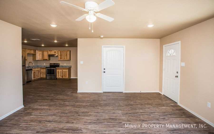 2510 N Avenue O - Photo 5 of 25