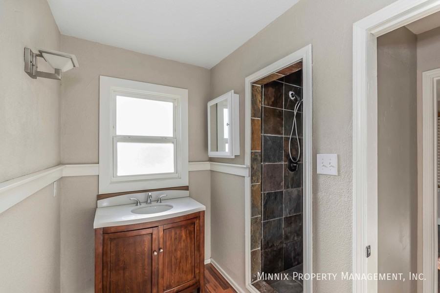 3001 S Monroe St - Photo 4 of 28