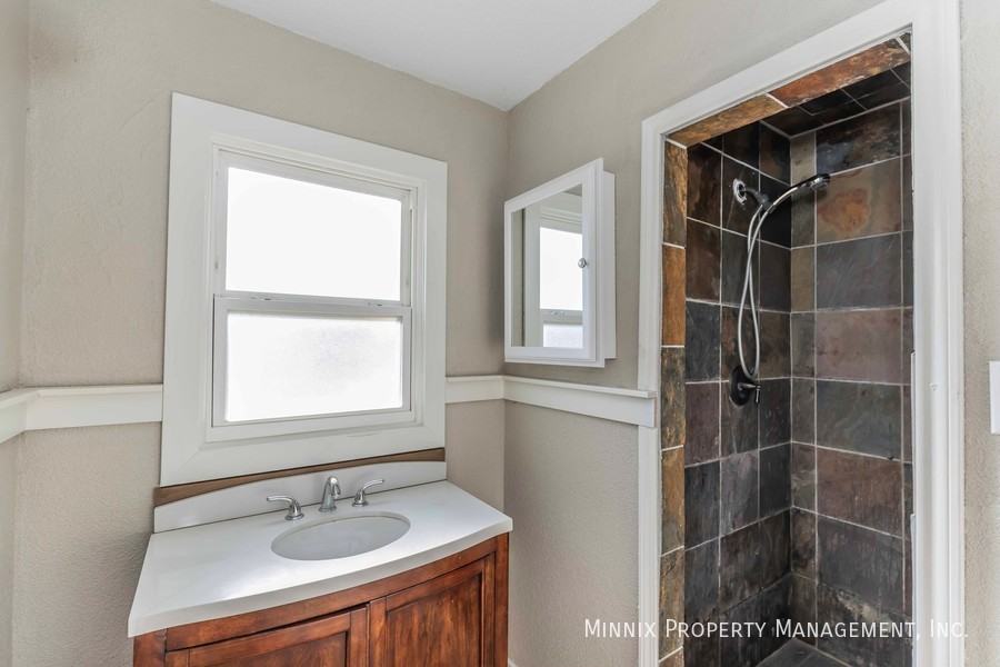 3001 S Monroe St - Photo 5 of 28