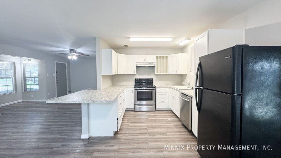 4817 45th St - Photo 4 of 31