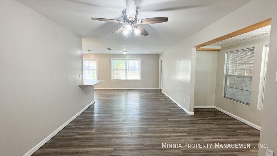 4817 45th St - Photo 6 of 31