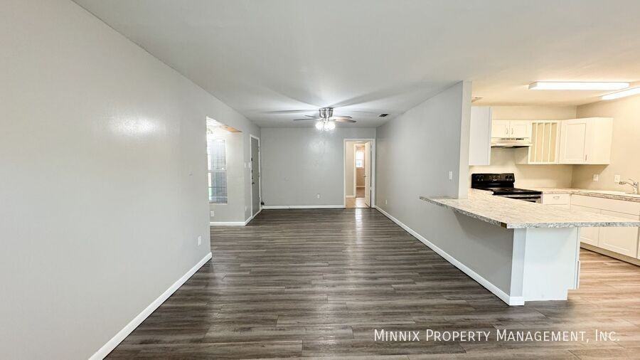 4817 45th St - Photo 7 of 31