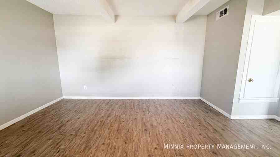 2123 18th St - Photo 3 of 17