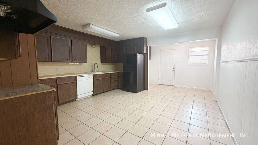 7304 Avenue W #B - Photo 3 of 18