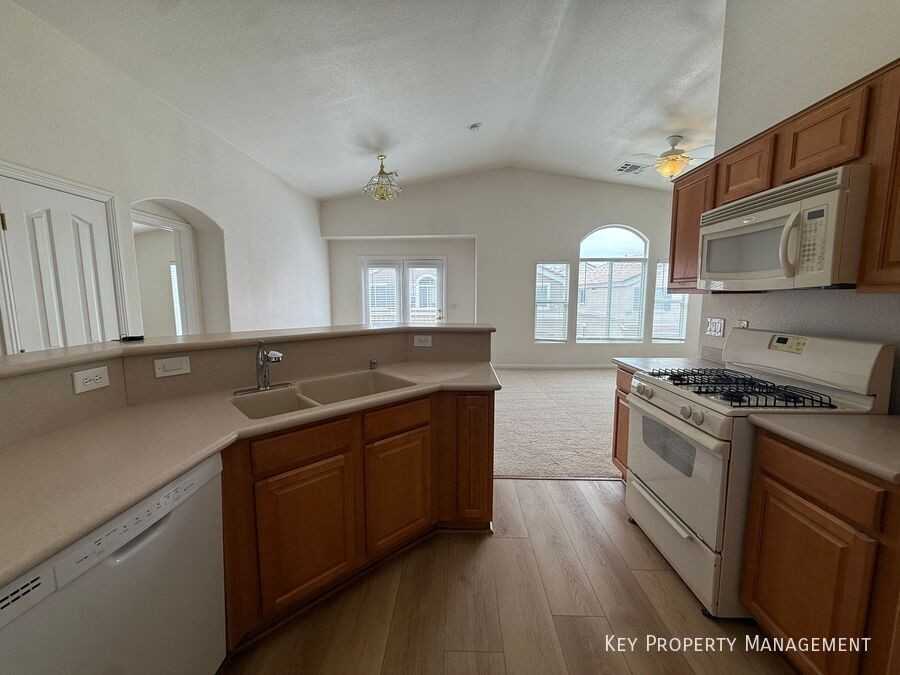 1136 Volcanic Garden Ct #101 - Photo 7 of 20