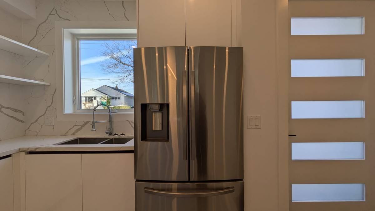 4208 John Street - Photo 4 of 24