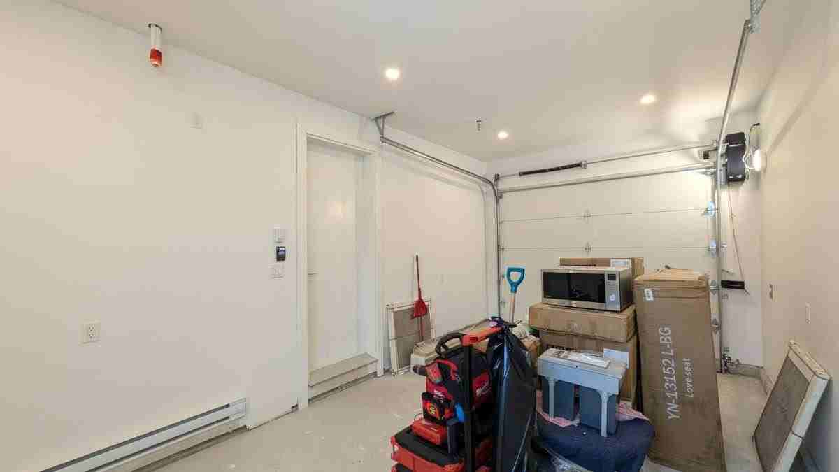 4208 John Street - Photo 3 of 24