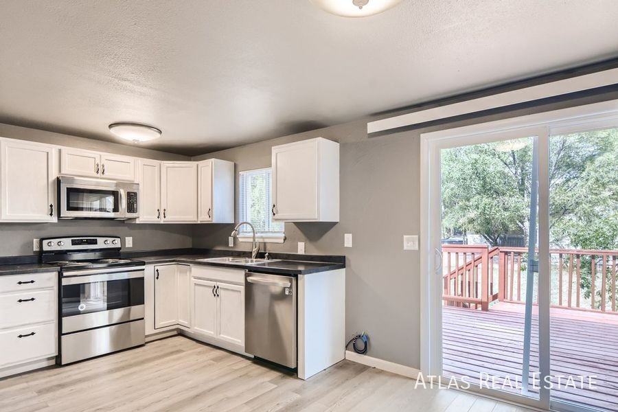 1690 Monterey Way - Photo 3 of 16