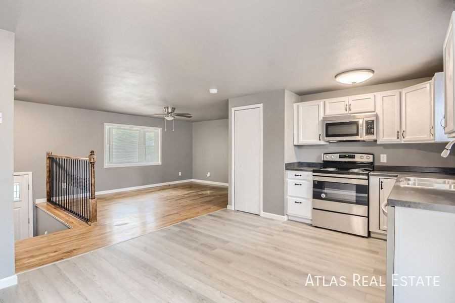 1690 Monterey Way - Photo 4 of 16