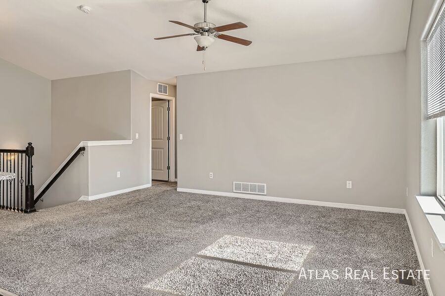 7909 Broderick Ct - Photo 4 of 33