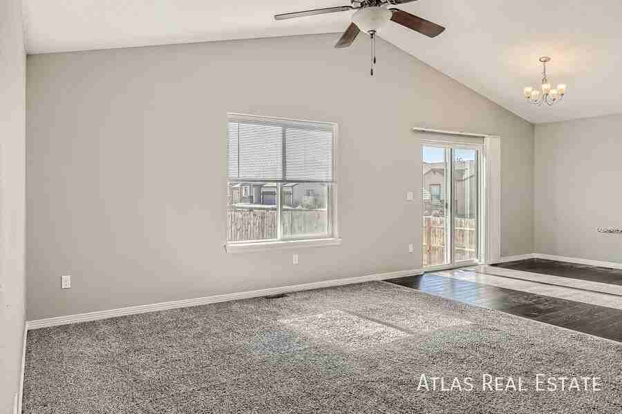 7909 Broderick Ct - Photo 5 of 33