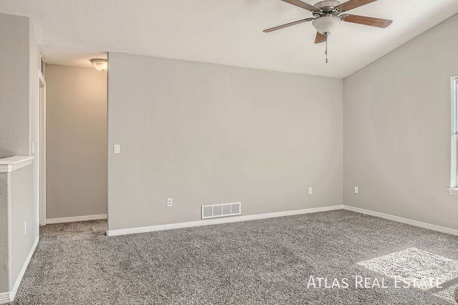 7909 Broderick Ct - Photo 7 of 33