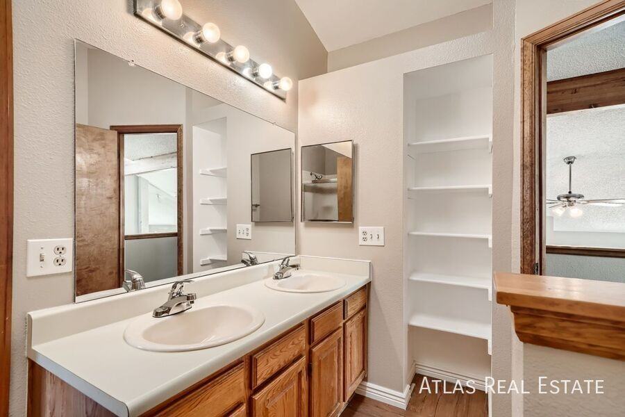 8465 Freemantle Dr - Photo 6 of 16