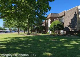 featured image of 3901 N Rockwell Ave