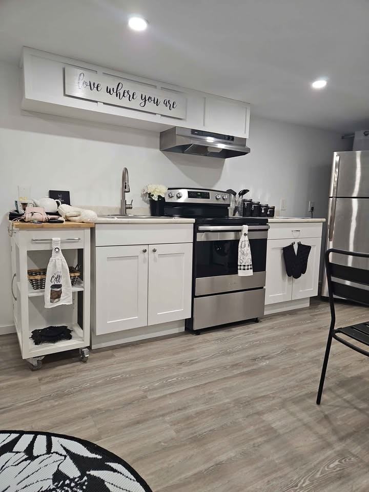 391 Victoria St S - Photo 2 of 10