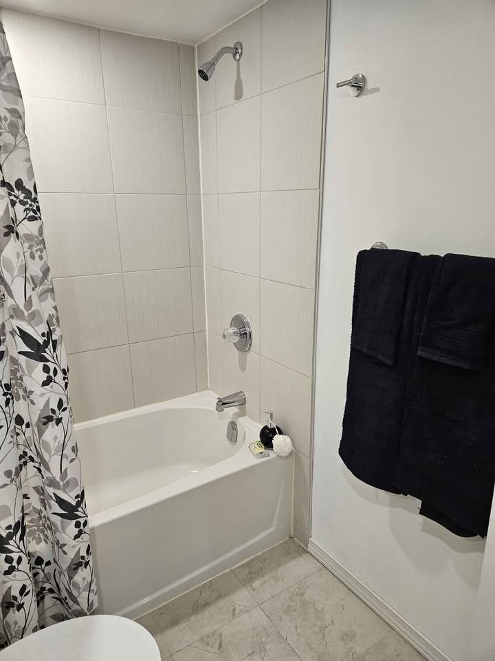 391 Victoria St S - Photo 5 of 10