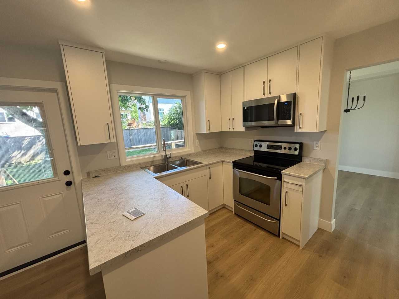 34855 McLeod Avenue - Photo 5 of 8