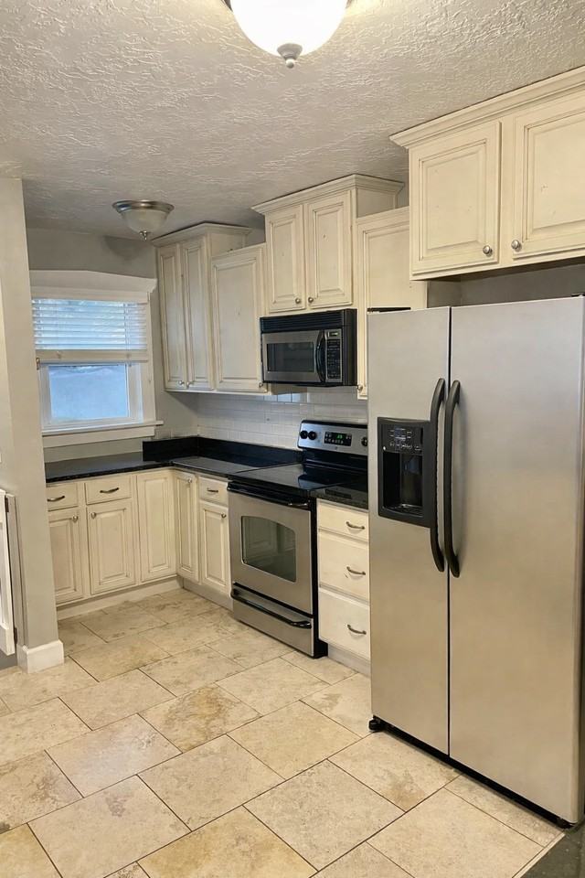 1638 E Harvard Ave #NA - Photo 3 of 11