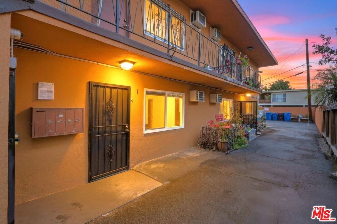 222 S Avenue 63 #222-1 - Photo 7 of 44