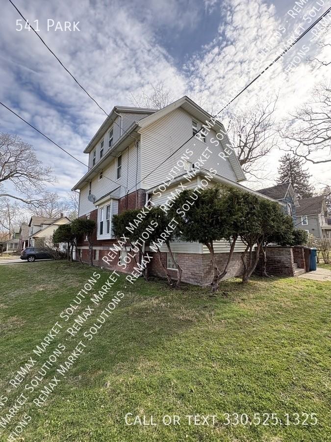 541 Park Ave - Photo 2 of 21