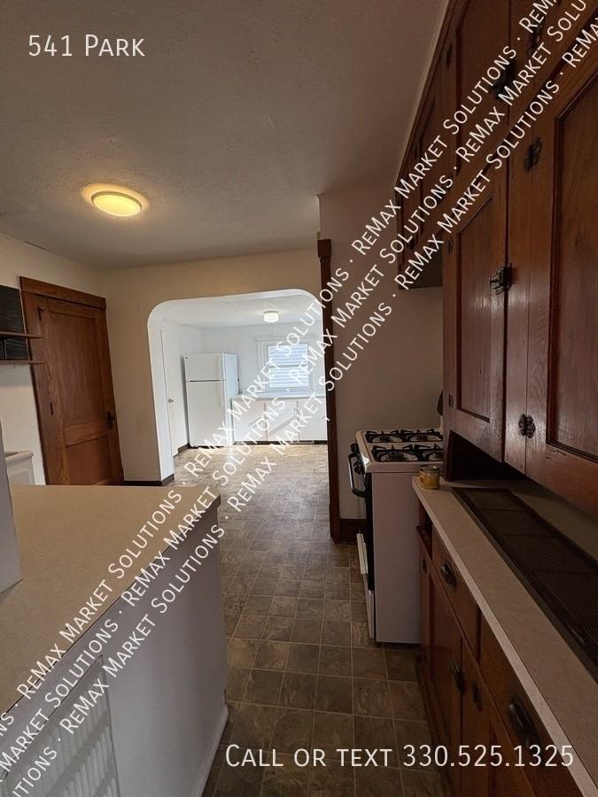 541 Park Ave - Photo 7 of 19