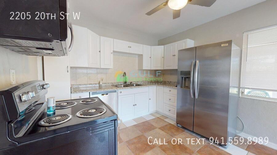 2205 20th St W - Photo 5 of 21